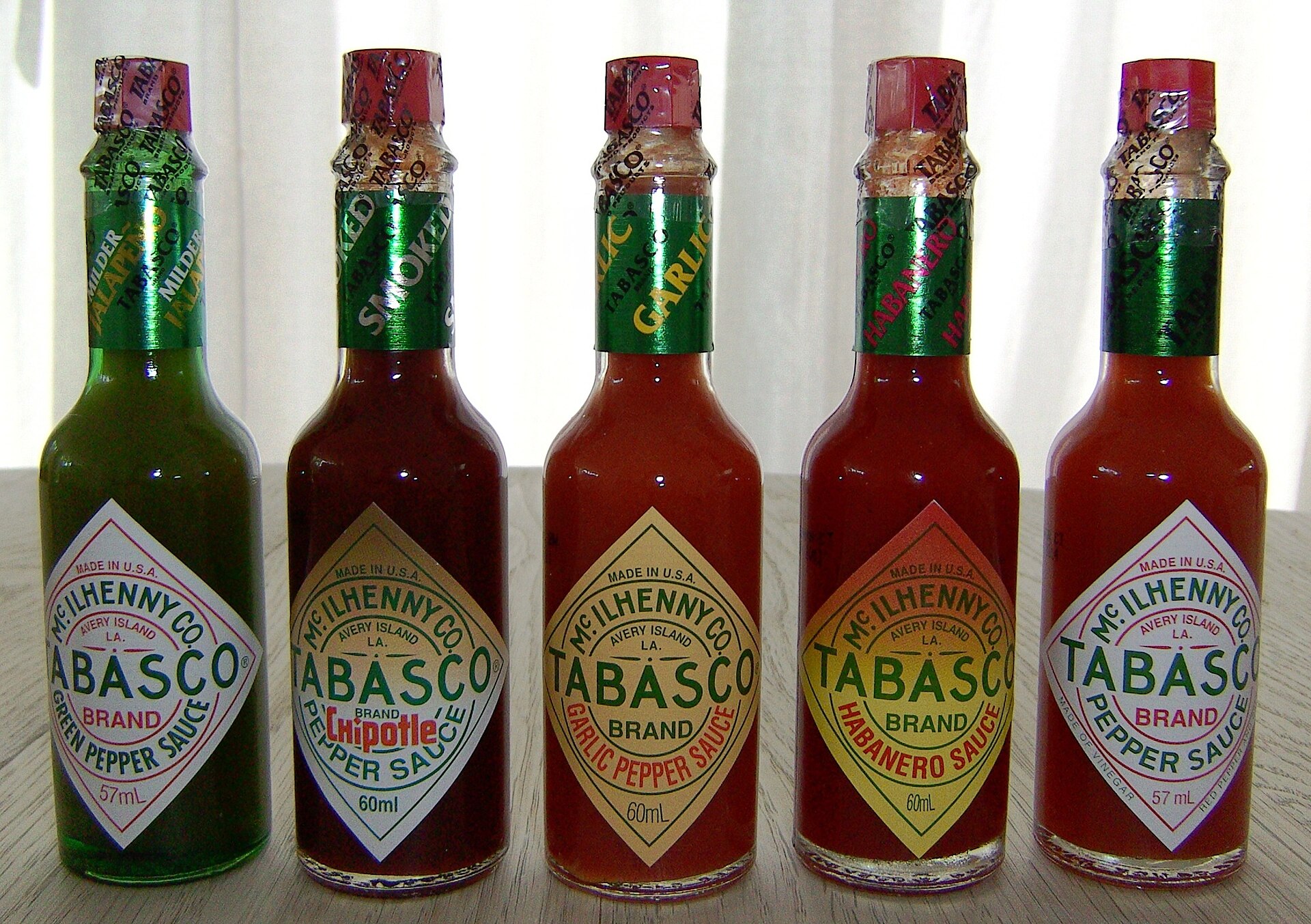 Imagem de referência relacionada a Molho Tabasco, item descrito como molho de pimenta fabricado nos Estados Unidos