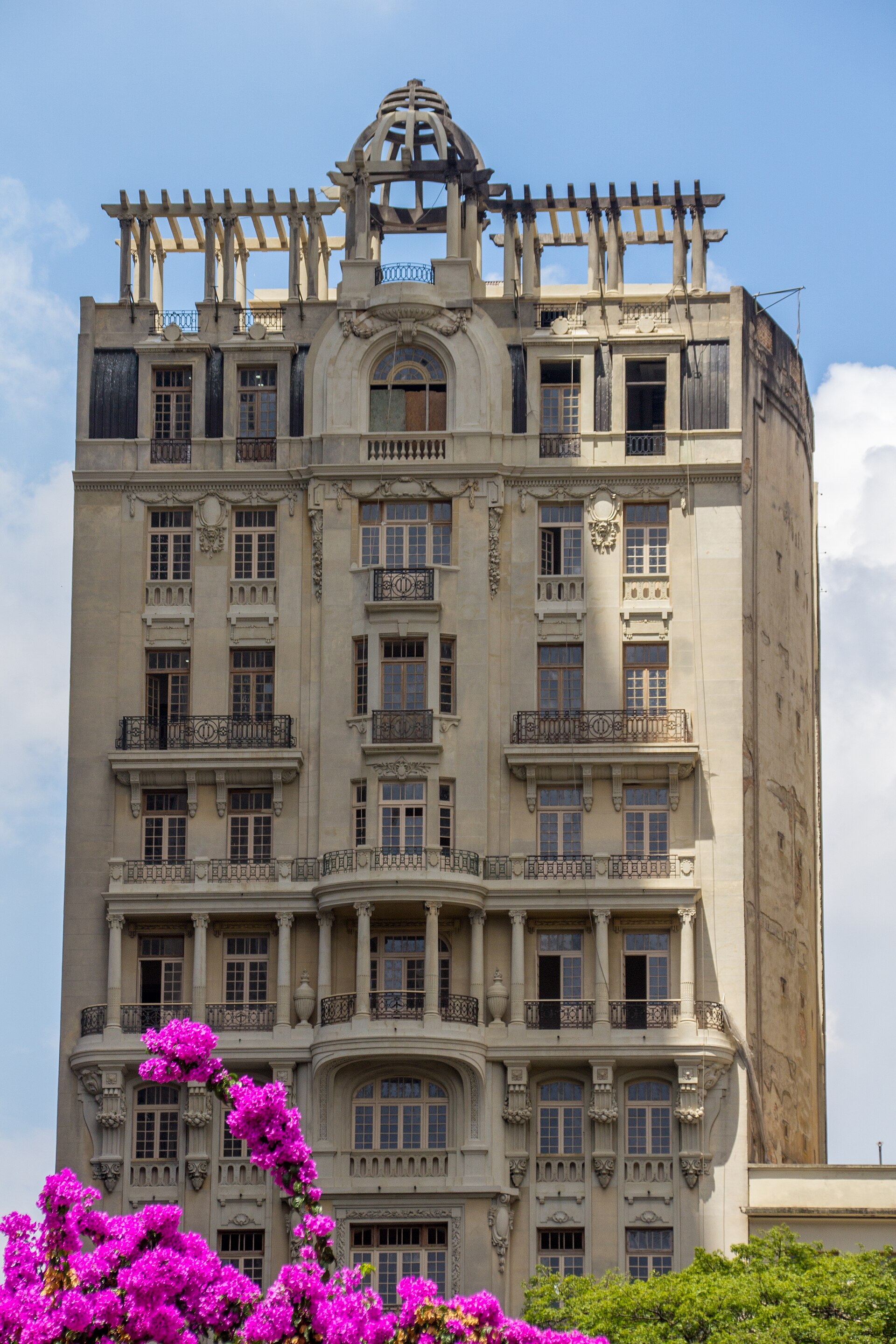 Imagem de referência relacionada a Edifício Sampaio Moreira, item descrito como casa histórica em São Paulo