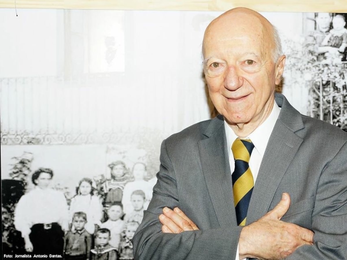 Claudio Carsughi, lendário jornalista esportivo, morre aos 93 anos