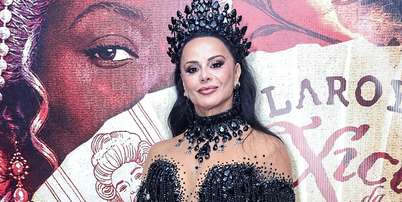 Viviane Ara&uacute;jo, Cintia Dicker e mais famosos em evento que definiu o samba-enredo 2027 do Salgueiro. Musas da escola tamb&eacute;m participaram do evento na quadra do Salgueiro, no Rio de Janeiro, na noite de s&aacute;bado, 12. Foto: AgNews