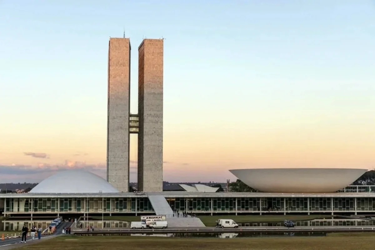 Câmara dos Deputados anuncia banca para novo concurso público com 150 vagas
