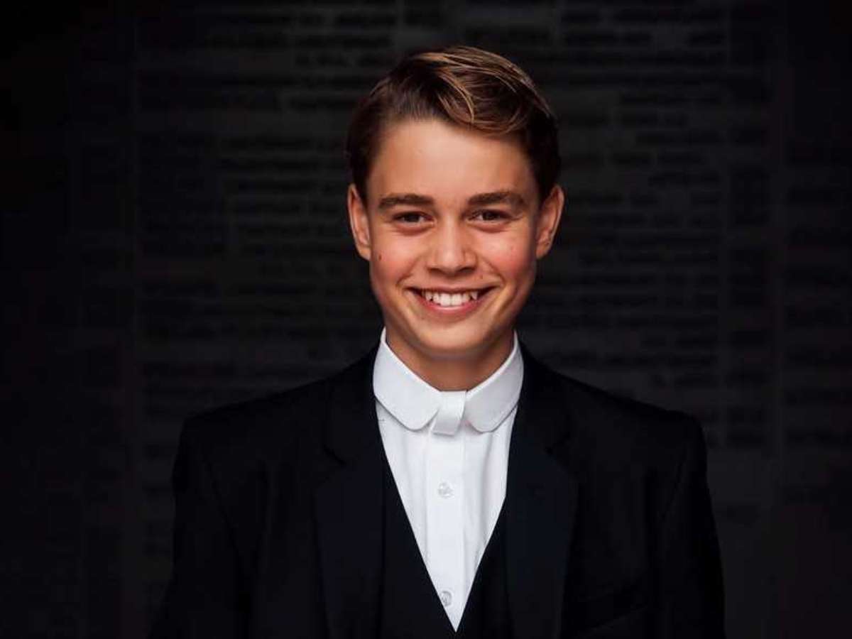 Príncipe George começa aulas no mesmo internato onde William estudou